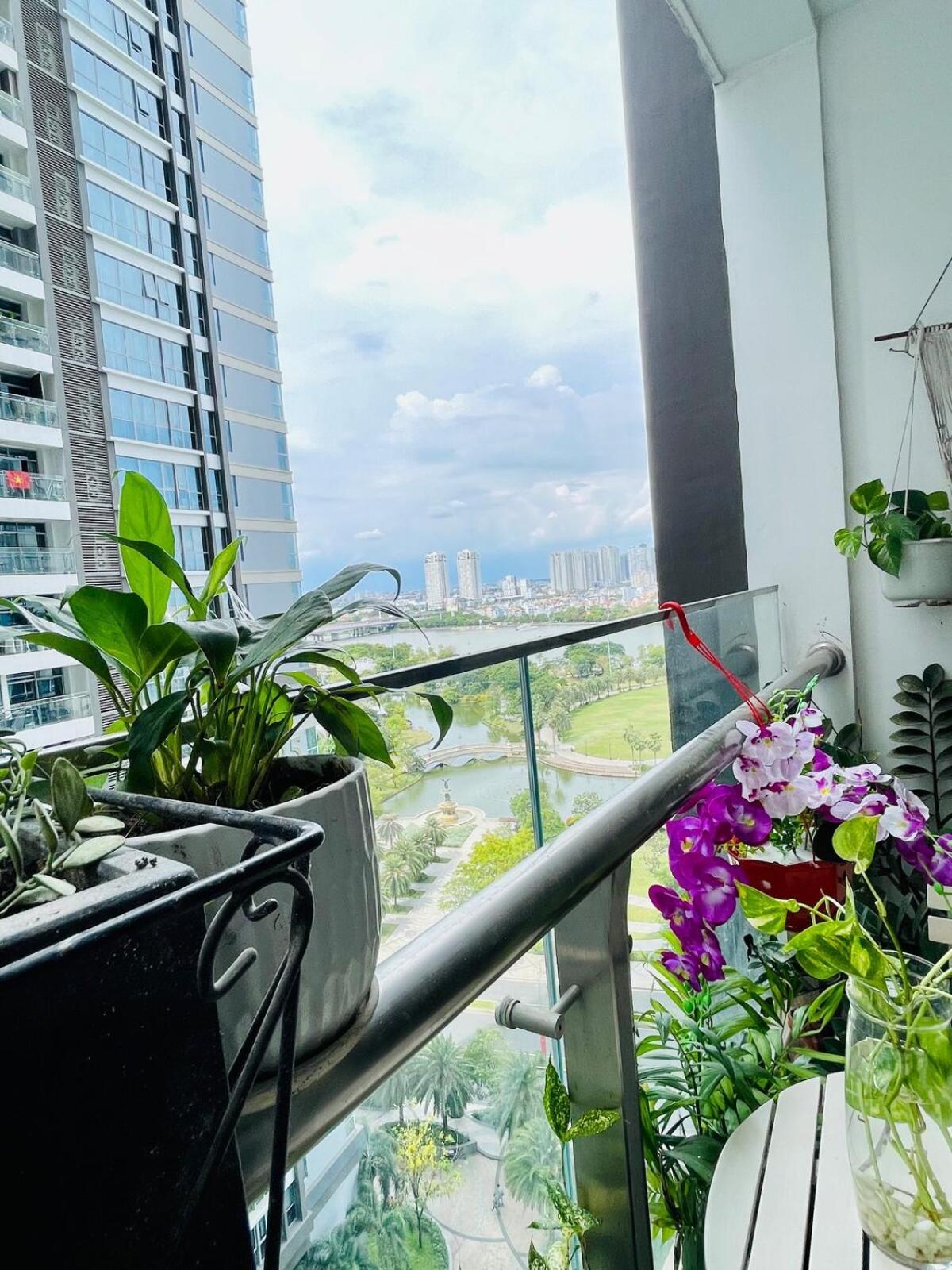 Helen 1 Bed Trong Ho Chu Nha Dang O Tai Park4-vinhomes Park Ke Ben Toa Landmak 81