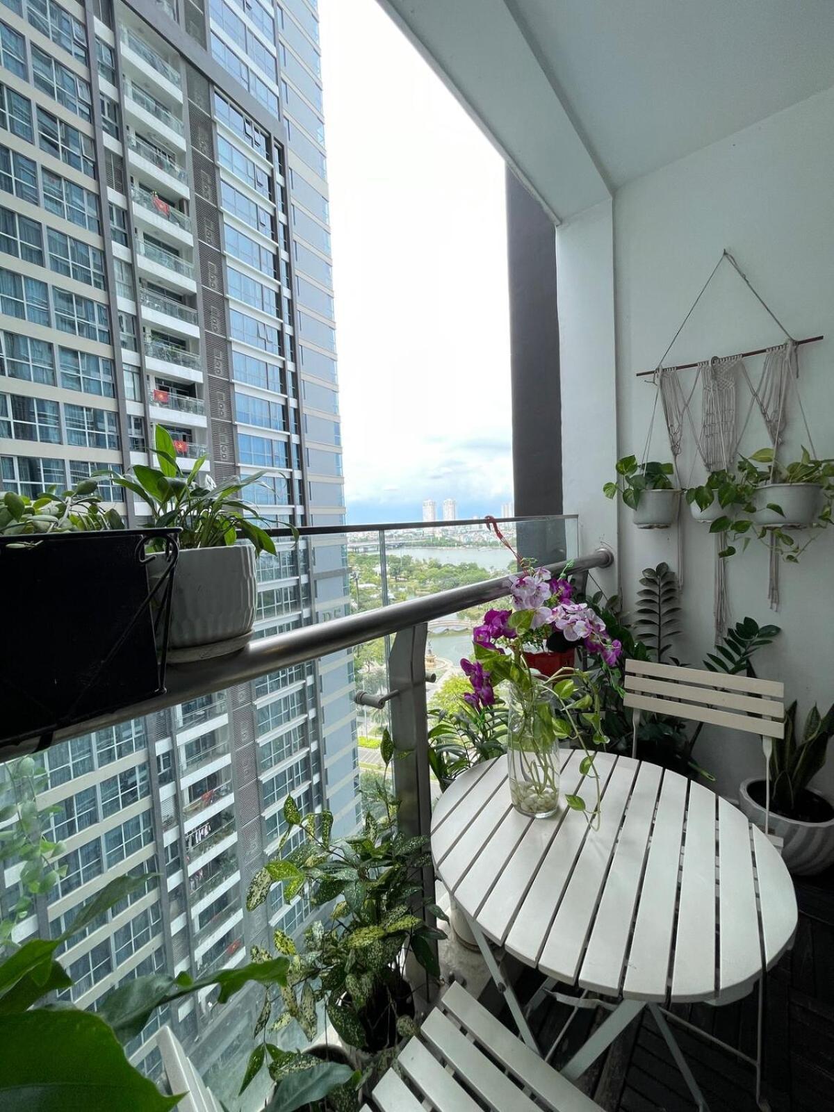 Helen 1 Bed Trong Ho Chu Nha Dang O Tai Park4-vinhomes Park Ke Ben Toa Landmak 81 Apartment