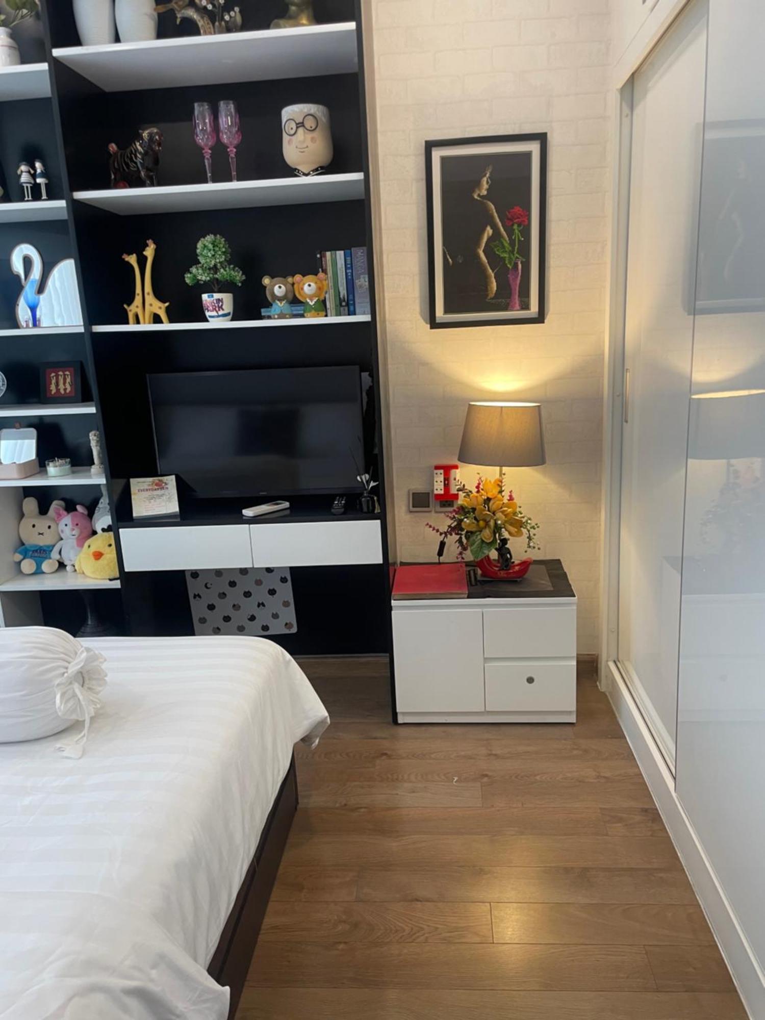 Helen 1 Bed Trong Ho Chu Nha Dang O Tai Park4-vinhomes Park Ke Ben Toa Landmak 81 Apartment *