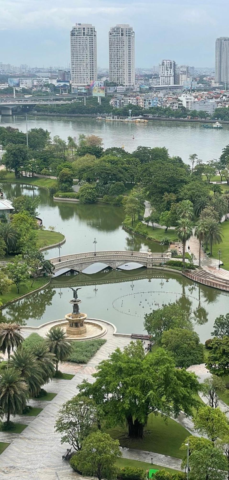 Apartment Helen 1 Bed Trong Ho Chu Nha Dang O Tai Park4-vinhomes Park Ke Ben Toa Landmak 81
