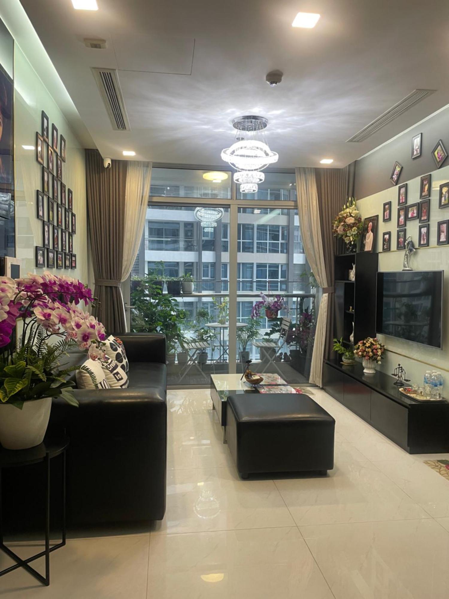 Helen 1 Bed Trong Ho Chu Nha Dang O Tai Park4-vinhomes Park Ke Ben Toa Landmak 81 Apartment Ho Chi Minh City